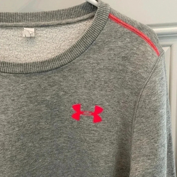 Under Armour All Seasons Gray Pink Sweatshirt With Pocket Pouch Sz Med - Picture 2 of 5